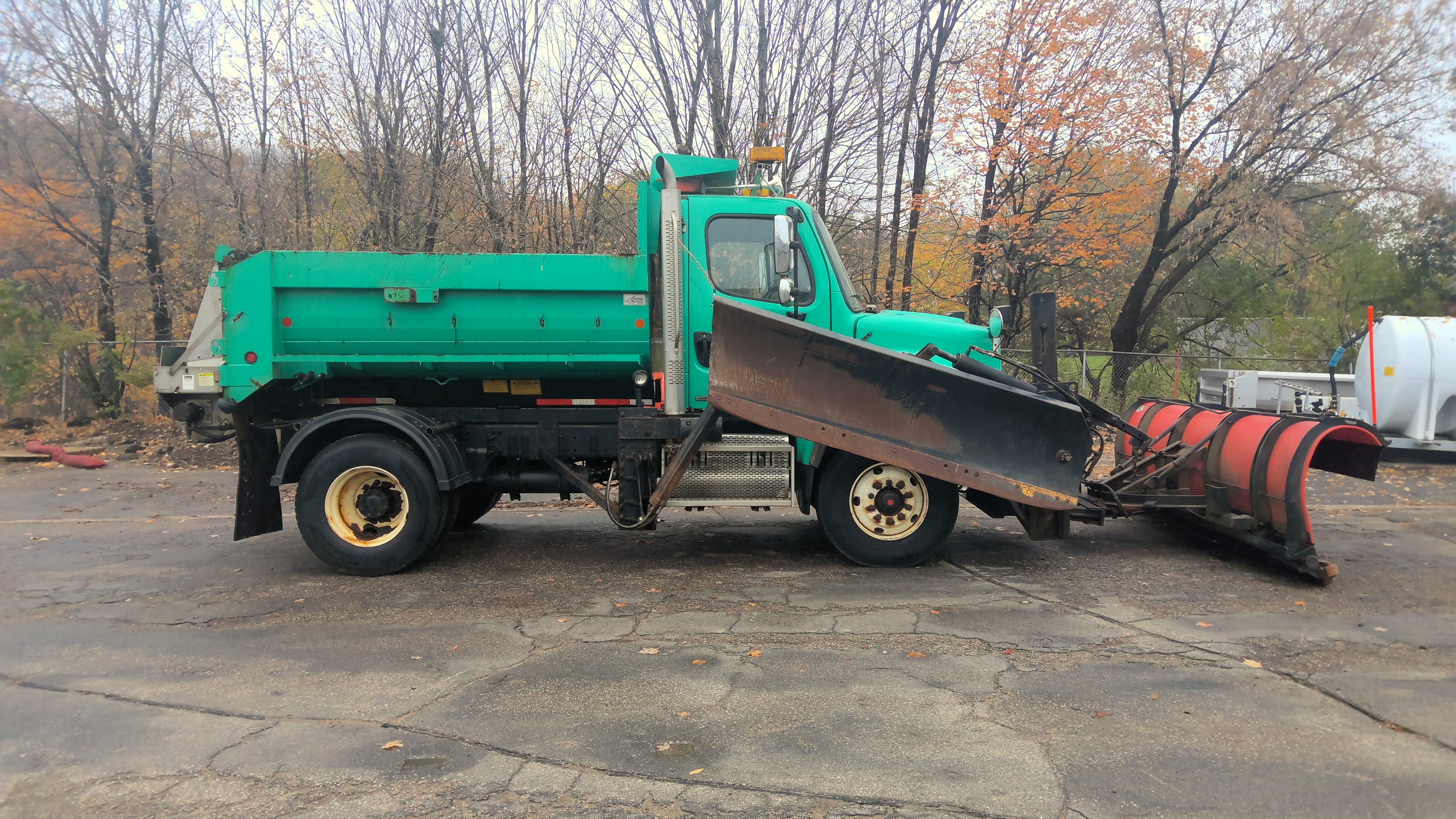 2010 FREIGHTLINER PLOW TRUCK