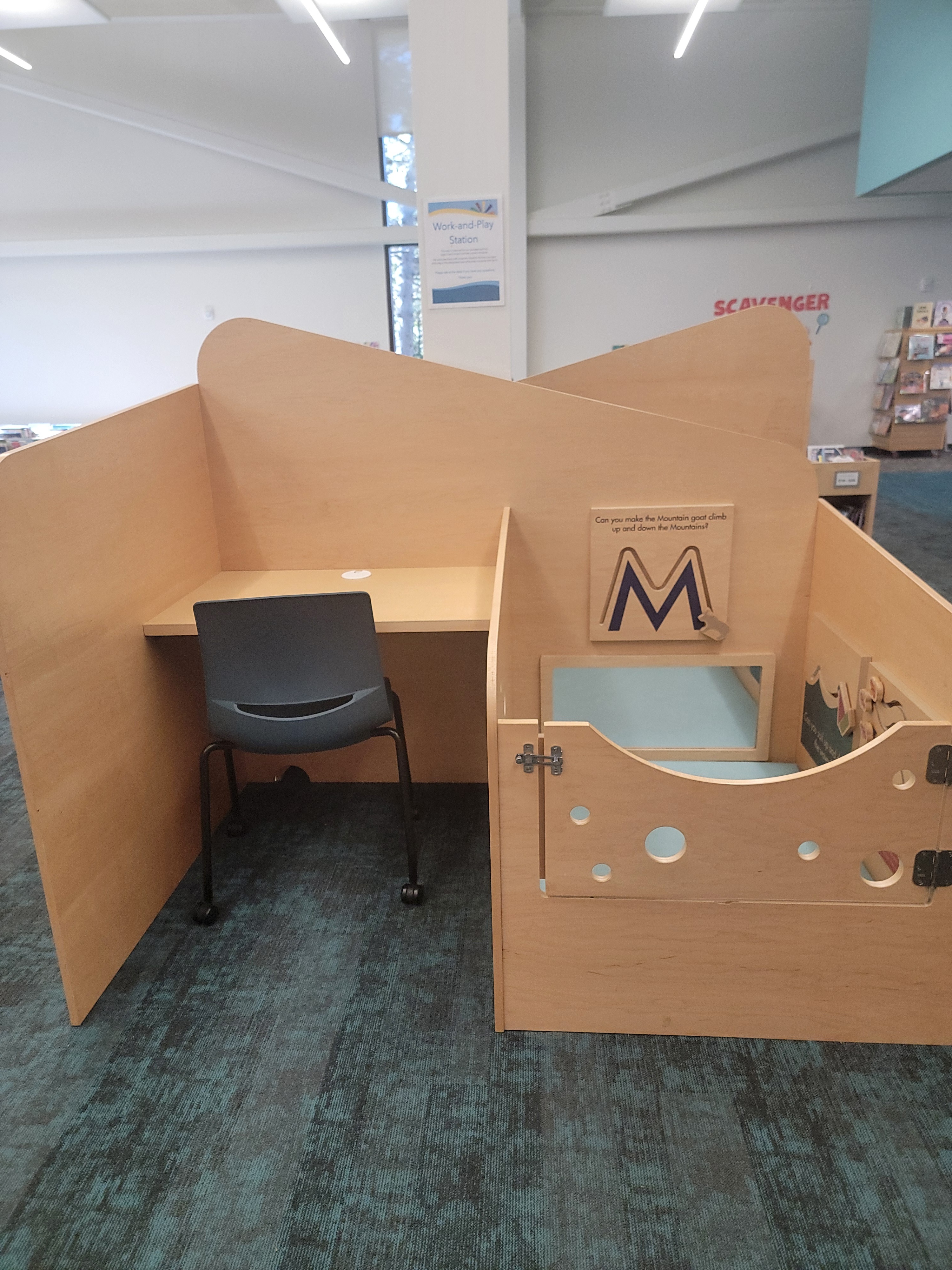 2 - WORK DESK PLAY STATION